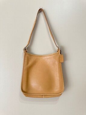 COACH Vintage Andrea Bucket Slim Hobo Shoulder Bag in Camel Smooth Leather 9073